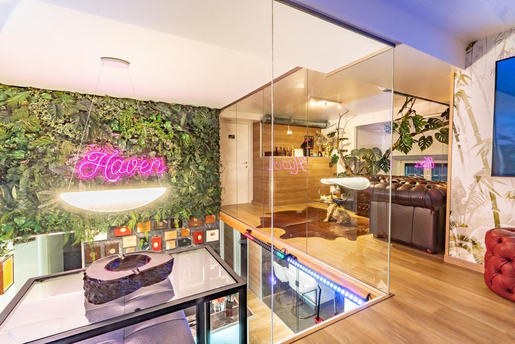 Luxe & Central Haven - Jacuzzi, Sauna, Steam, Private Parking Como Exterior photo