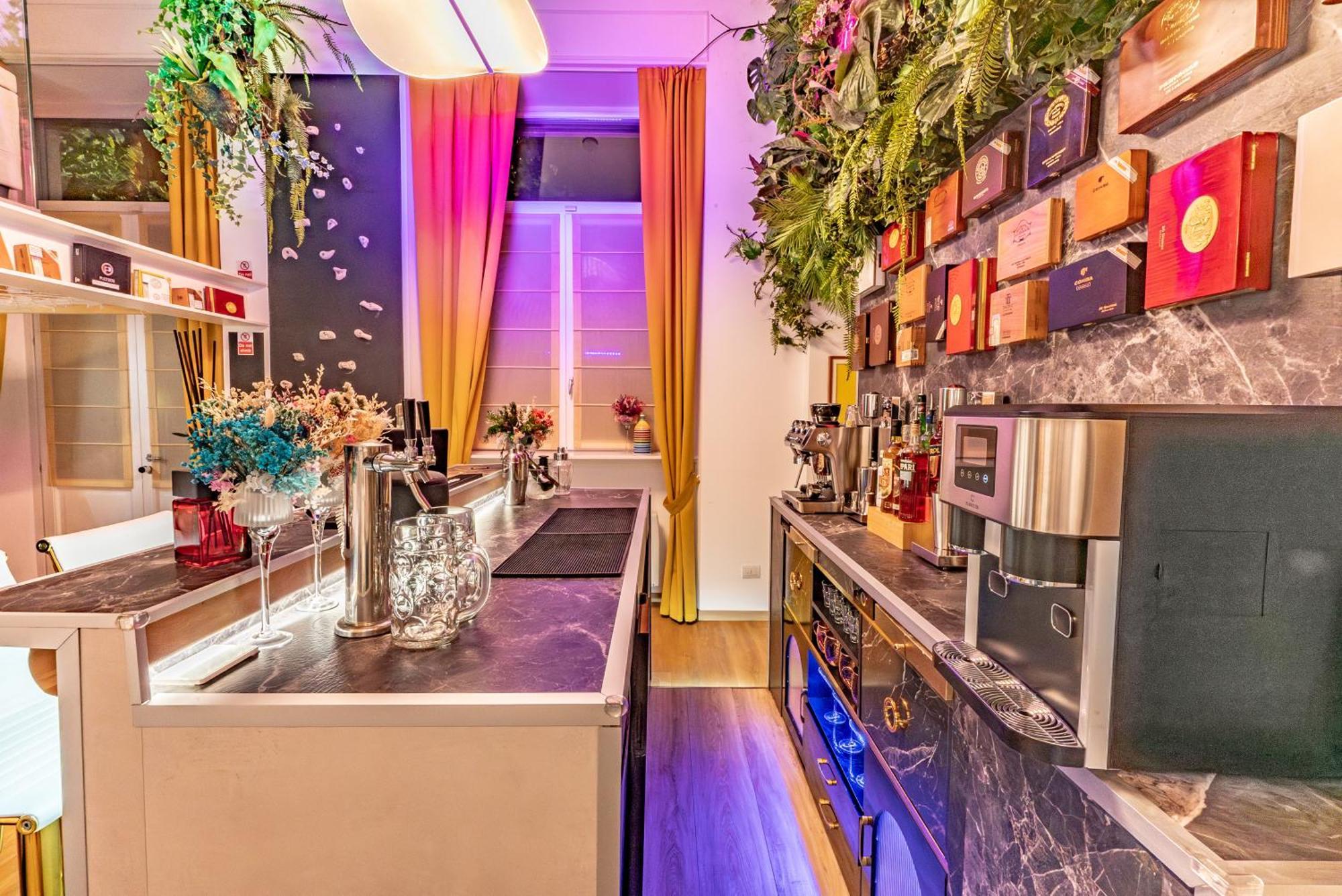 Luxe & Central Haven - Jacuzzi, Sauna, Steam, Private Parking Como Exterior photo