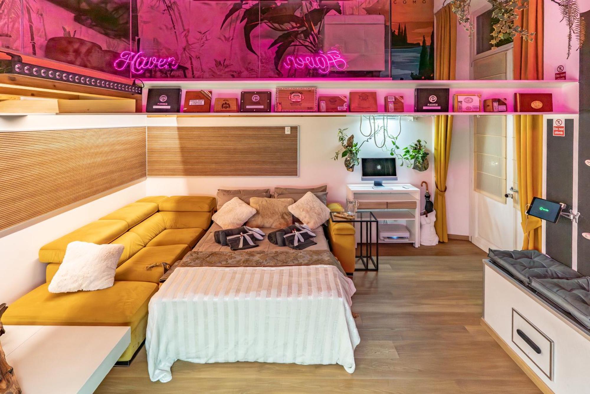 Luxe & Central Haven - Jacuzzi, Sauna, Steam, Private Parking Como Exterior photo