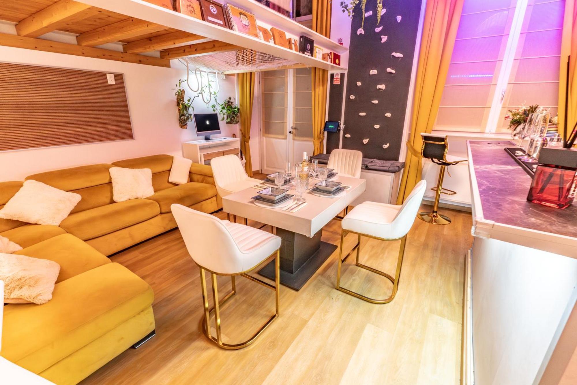 Luxe & Central Haven - Jacuzzi, Sauna, Steam, Private Parking Como Exterior photo