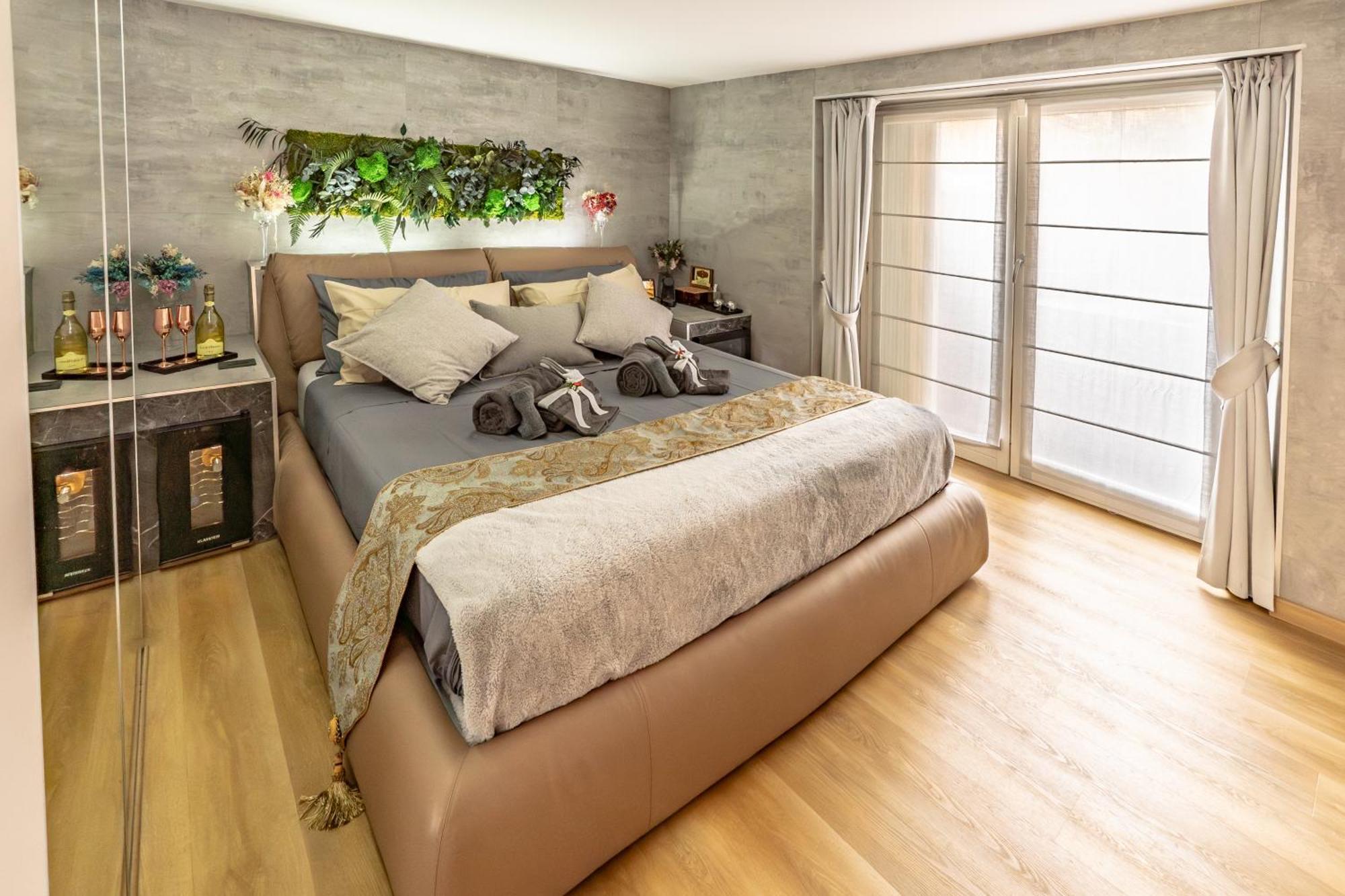 Luxe & Central Haven - Jacuzzi, Sauna, Steam, Private Parking Como Exterior photo