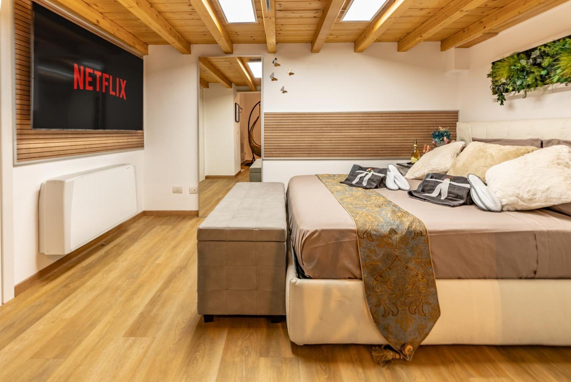 Luxe & Central Haven - Jacuzzi, Sauna, Steam, Private Parking Como Exterior photo